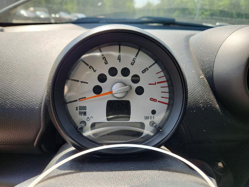 2011 Mini Cooper VIN WMWZB3C53BWH94714 COPART salvage auction — MINOR DENT/SCRATCHES, Md - Certificate Of Title, sold $275 on 2026-07-31 (photo 9)