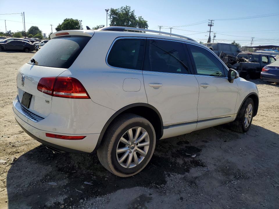 2012 Volkswagen Touareg VIN WVGEF9BP4CD007755 COPART salvage auction — FRONT END, Ca - Dis/Dlr/Exp Only Clean Title, sold $1,000 on 2026-07-20 (photo 3)