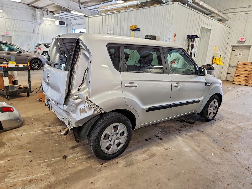 2013 Kia Soul VIN KNDJT2A59D7768736 COPART salvage auction — REAR END, Mn - Cert Of Title-Prior Salvage, sold $525 on 2026-07-14 (photo 3)