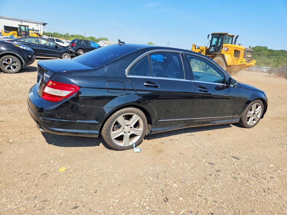 2010 Mercedes-benz C class VIN WDDGF8BB7AR109343 COPART salvage auction — MINOR DENT/SCRATCHES, IL - CERT OF TITLE-CORRECTED, sold $825 on 2026-08-05 (photo 3)