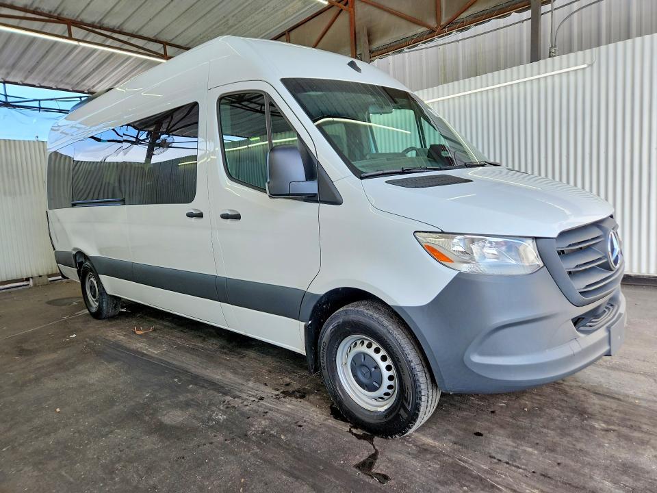 2025 Mercedes-benz Sprinter VIN W1Z4KGHY2ST221588 COPART salvage auction — BURN, Fl - Certificate Of Title, sold $19,000 on 2026-07-14 (photo 4)