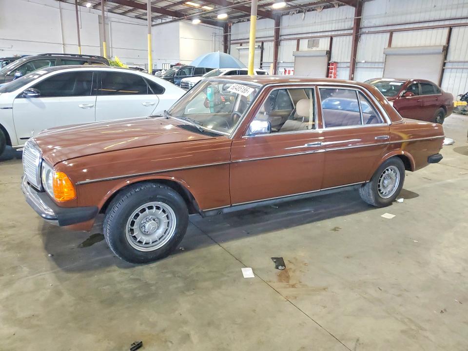 1984 Mercedes-benz VIN WDB1231231A136864 COPART salvage auction — MINOR DENT/SCRATCHES, Nc - Certificate Of Title (P), sold $925 on 2026-07-29 (photo 1)