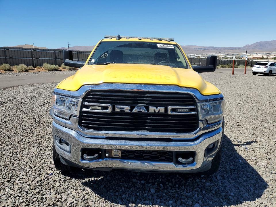 2019 Ram 5500 VIN 3C7WRNDL0KG599534 COPART salvage auction — MINOR DENT/SCRATCHES, CA - CERTIFICATE OF TITLE (P), sold $34,500 on 2026-08-13 (photo 5)