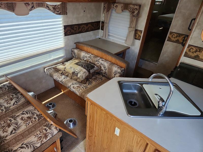 2005 Kyrv Trailer VIN 4YDF243225A222479 COPART salvage auction — NORMAL WEAR, CT, sold $775 on 2026-09-08 (photo 8)