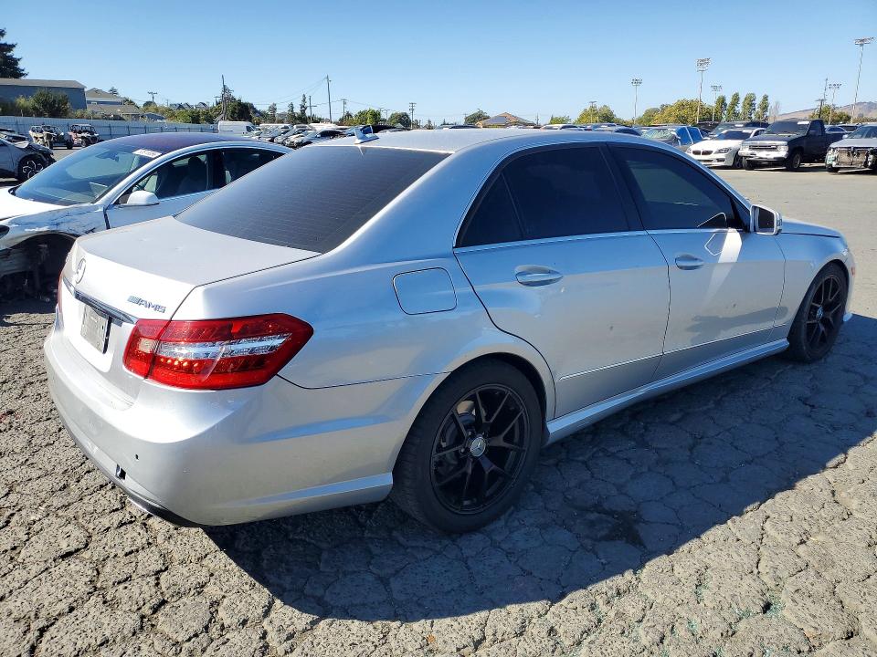 2010 Mercedes-benz E-klasse VIN WDDHF5GB5AA259543 COPART salvage auction — VANDALISM, Ca - Salvage Certificate, sold $650 on 2026-08-07 (photo 3)