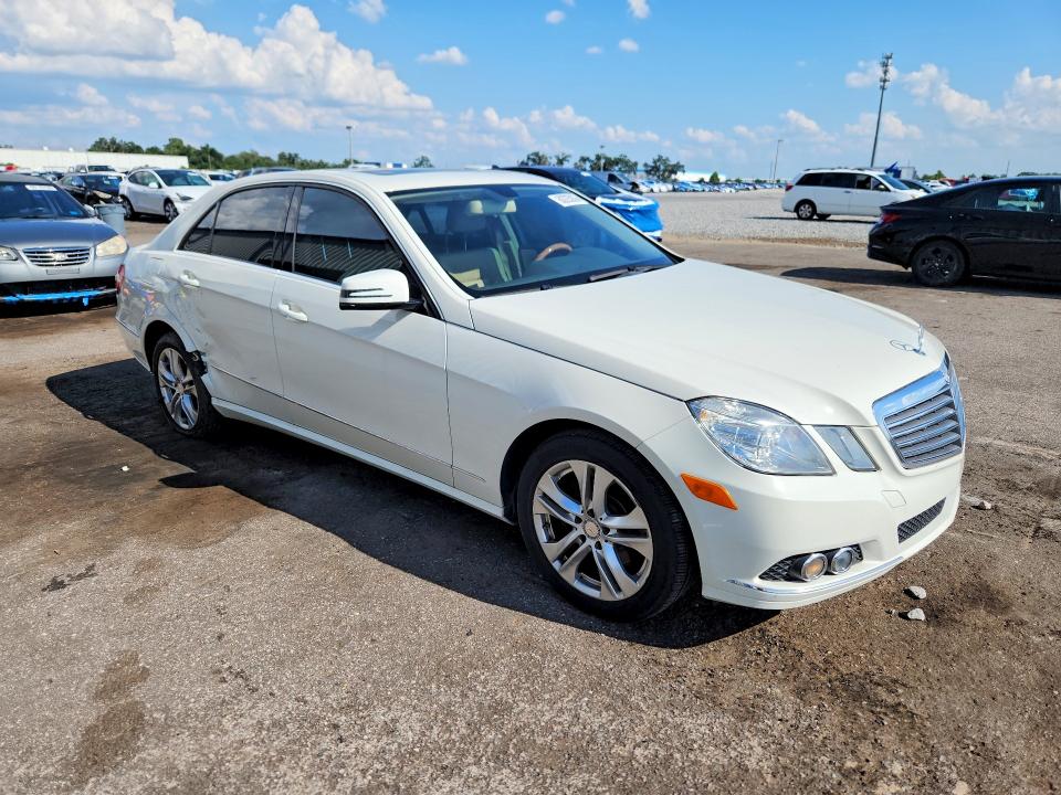 2010 Mercedes-benz E-class VIN WDDHF5GB7AA173084 COPART salvage auction — SIDE, Fl - Cert Of Title Slvg Rebuildable, sold $1,100 on 2026-07-27 (photo 4)