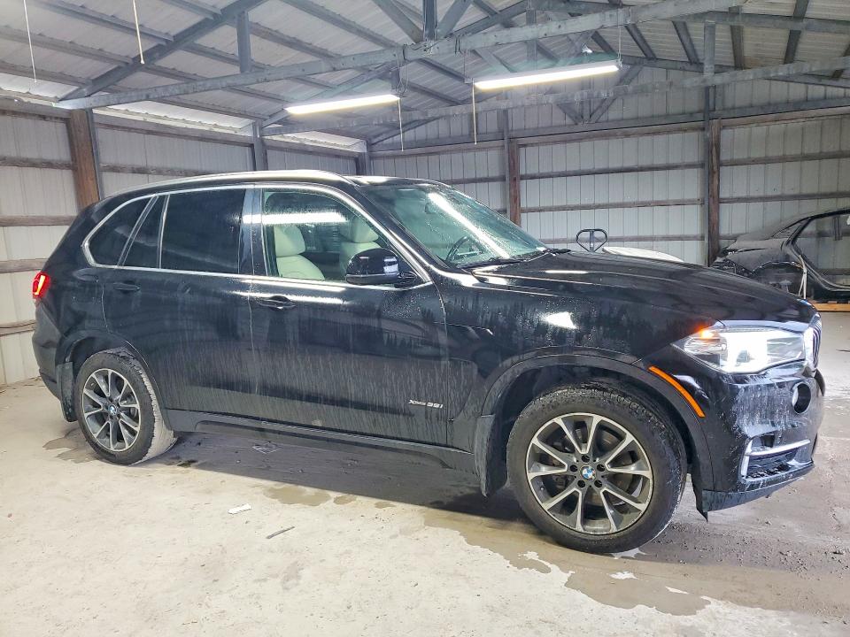 2017 BMW X5 VIN 5UXKR0C52H0U55254 COPART salvage auction — MINOR DENT/SCRATCHES, Tn - Certificate Of Title, sold $3,900 on 2026-07-30 (photo 4)