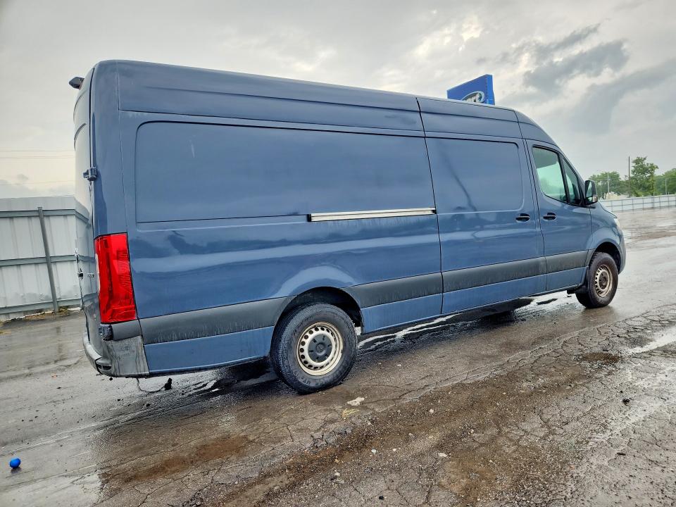 2019 Mercedes-benz Sprinter VIN WD4PF1CD5KP143494 COPART salvage auction — MINOR DENT/SCRATCHES, Wv - Certificate Of Title (P), sold $7,200 on 2026-07-28 (photo 3)