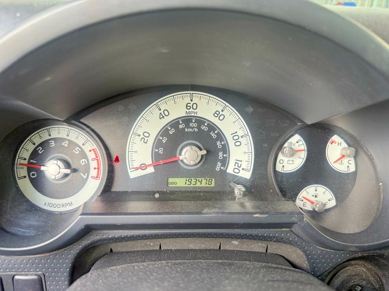 2007 Toyota Fj cruiser VIN JTEBU11F170076998 COPART salvage auction — MINOR DENT/SCRATCHES, Ok - Certificate Of Title (P), sold $4,100 on 2026-07-30 (photo 8)