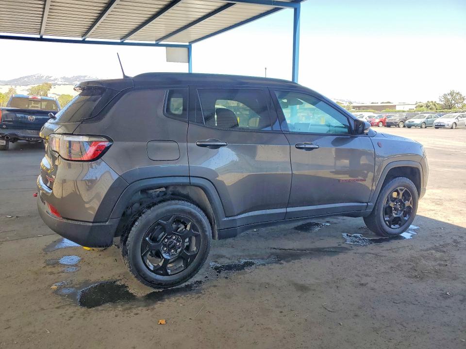 2023 Jeep Compass VIN 3C4NJDDN5PT575045 COPART salvage auction — MINOR DENT/SCRATCHES, Ca - Certificate Of Title, sold $15,800 on 2026-08-27 (photo 3)