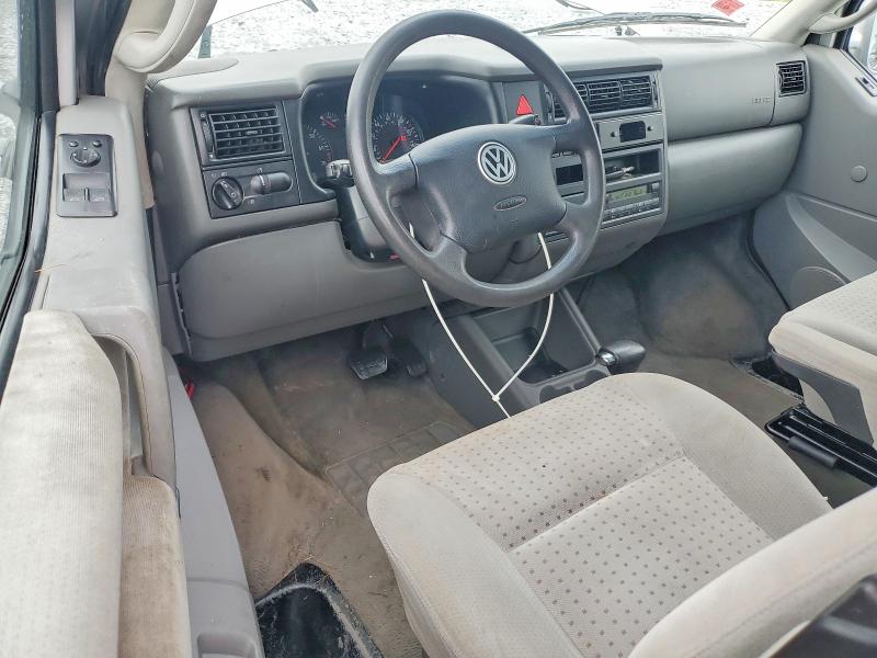 2002 Volkswagen Eurovan VIN WV2KB47042H096916 COPART salvage auction — MINOR DENT/SCRATCHES, MI - DEALER ONLY CLEAN TITLE (P), sold $475 on 2026-07-30 (photo 8)
