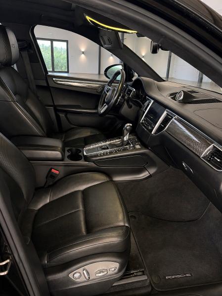 2017 Porsche Macan VIN WP1AG2A57HLB55076 COPART salvage auction — MINOR DENT/SCRATCHES, Oh - Certificate Of Title (P), sold $12,900 on 2026-08-06 (photo 5)