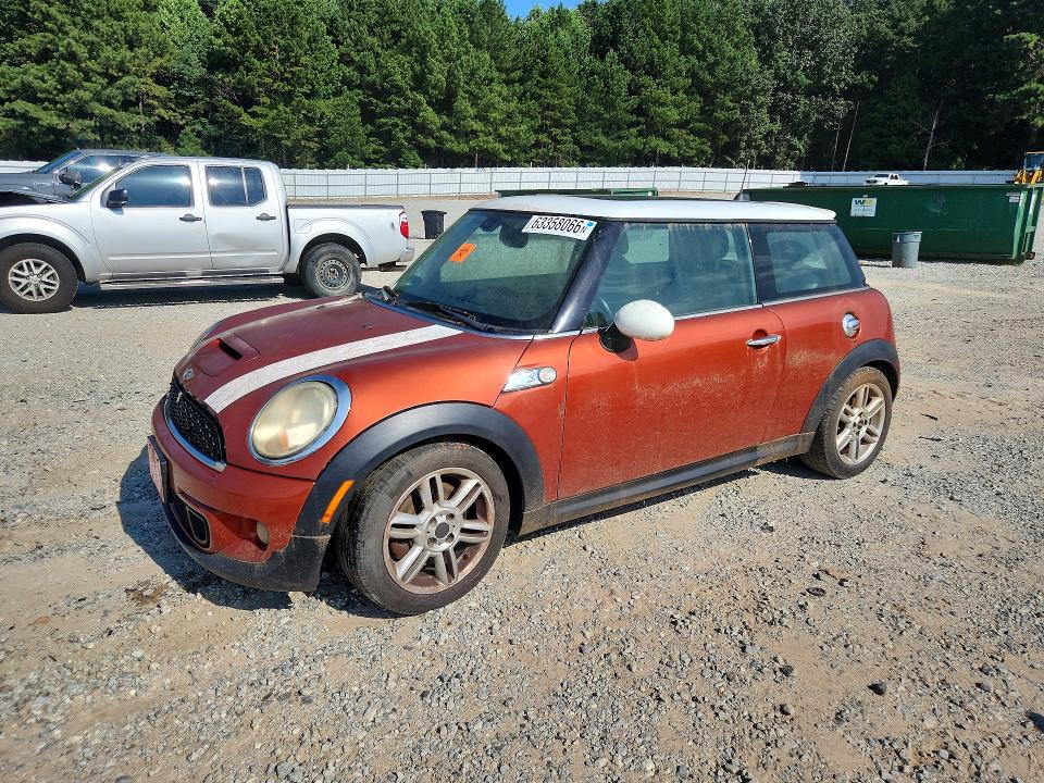 2011 Mini Cooper VIN WMWSV3C52BTY12031 COPART salvage auction — FRONT END, NC - CERTIFICATE OF TITLE, sold $250 on 2026-08-05 (photo 1)
