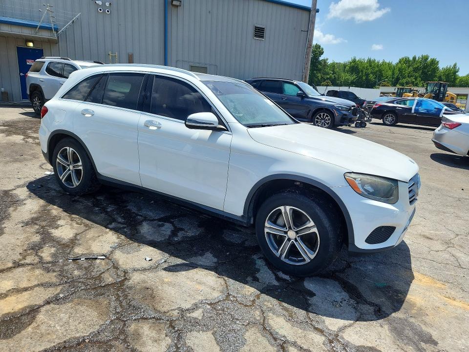 2017 Mercedes-benz Glc VIN WDC0G4JB6HF196807 COPART salvage auction — NORMAL WEAR, Tn - Certificate Of Title (P), sold $3,350 on 2026-08-06 (photo 4)