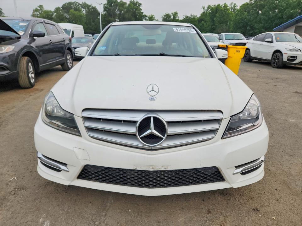 2013 Mercedes-benz C class VIN WDDGF4HB8DR271566 COPART salvage auction — MINOR DENT/SCRATCHES, MA - CERTIFICATE OF TITLE (P), sold $1,950 on 2026-07-27 (photo 5)