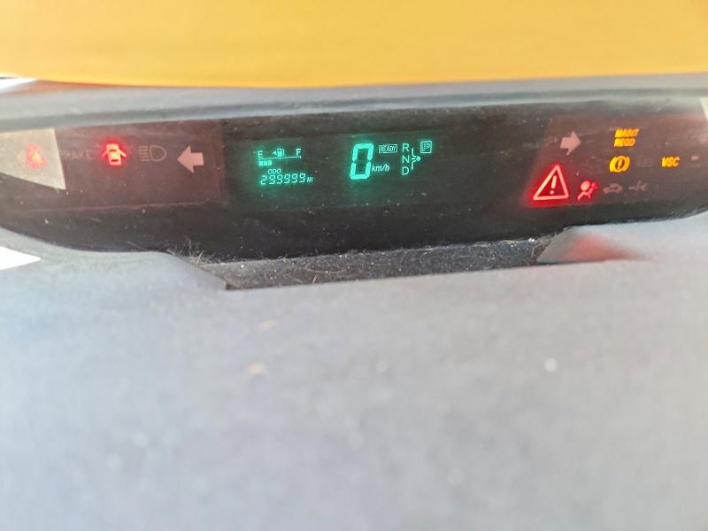 2004 Toyota Prius VIN JTDKB20U140030003 COPART salvage auction — MINOR DENT/SCRATCHES, CA - DIS/DLR/EXP ONLY CLEAN TITLE, sold $325 on 2026-07-24 (photo 9)