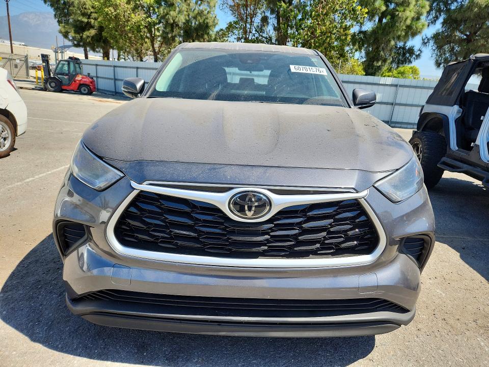 2021 Toyota Highlander VIN 5TDCZRAH1MS039999 COPART salvage auction — REAR END, Nc - Certificate Of Title, sold $10,100 on 2026-07-27 (photo 5)