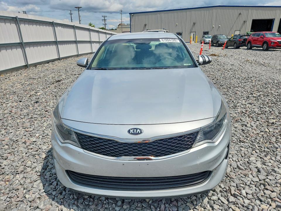 2016 Kia Optima VIN 5XXGT4L31GG015442 COPART salvage auction — MINOR DENT/SCRATCHES, WI - CERTIFICATE OF TITLE, sold $1,000 on 2026-07-27 (photo 5)