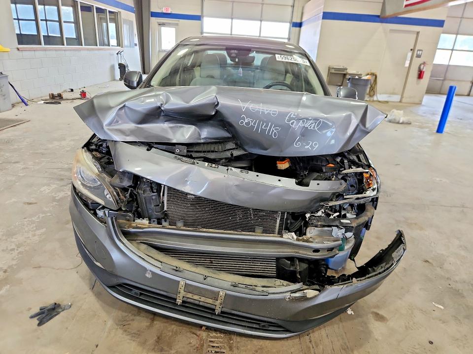 2016 Volvo S60 VIN YV126MFK5G2410423 COPART salvage auction — FRONT END, Va - Cert Of Title - Salvage, sold $350 on 2026-07-31 (photo 5)