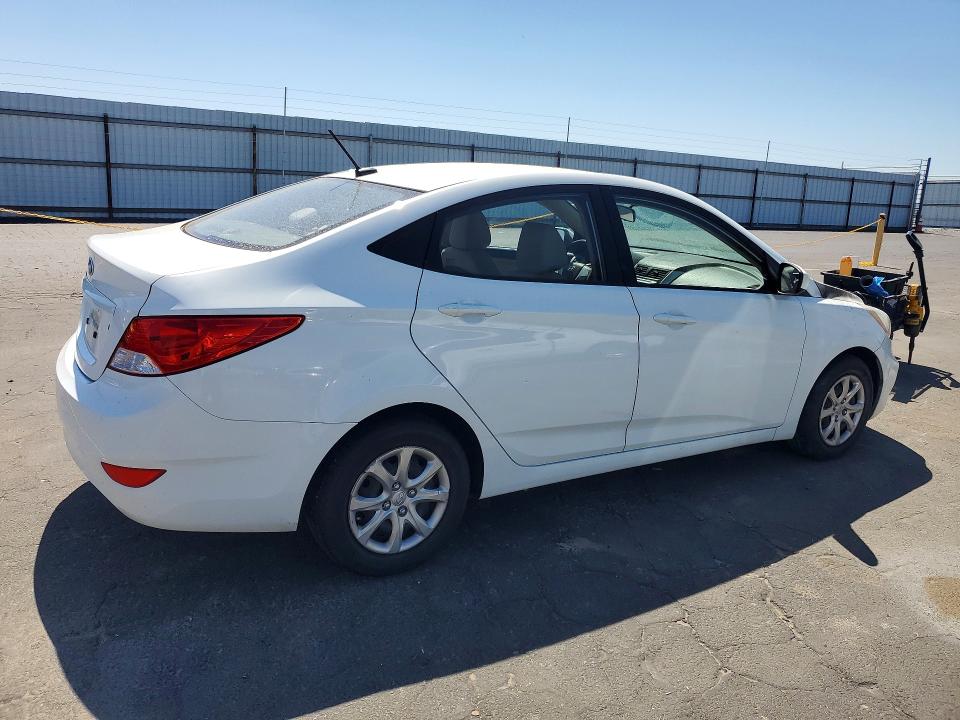 2014 Hyundai Accent VIN KMHCT4AE6EU598094 COPART salvage auction — Burn Engine, Ca - Dis/Dlr/Exp Only Clean Title, sold $325 on 2026-07-13 (photo 3)