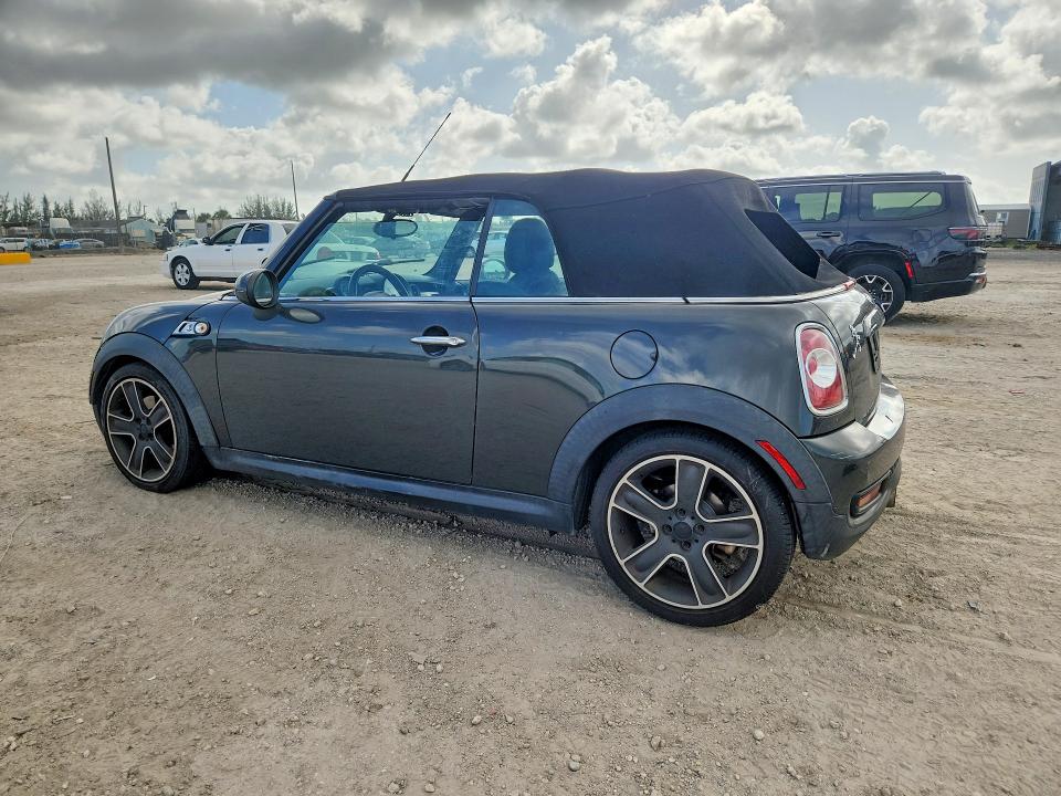 2012 Mini Cooper VIN WMWZP3C52CT550067 COPART salvage auction — MECHANICAL, FL - CERTIFICATE OF TITLE, sold $800 on 2026-07-21 (photo 2)