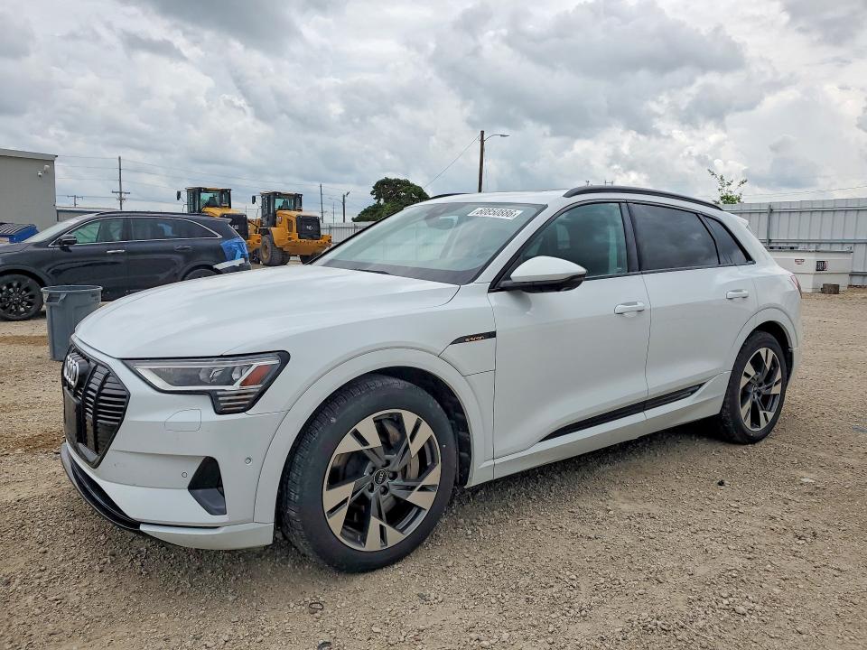 2021 Audi E-tron VIN WA1AAAGE0MB010699 — COPART salvage auction photo