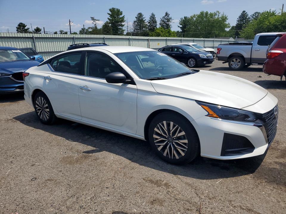 2024 Nissan Altima VIN 1N4BL4DVXRN324334 COPART salvage auction — WATER/FLOOD, Pa - Cert Of Salvage-W=Flood Veh, sold $8,700 on 2026-07-31 (photo 4)