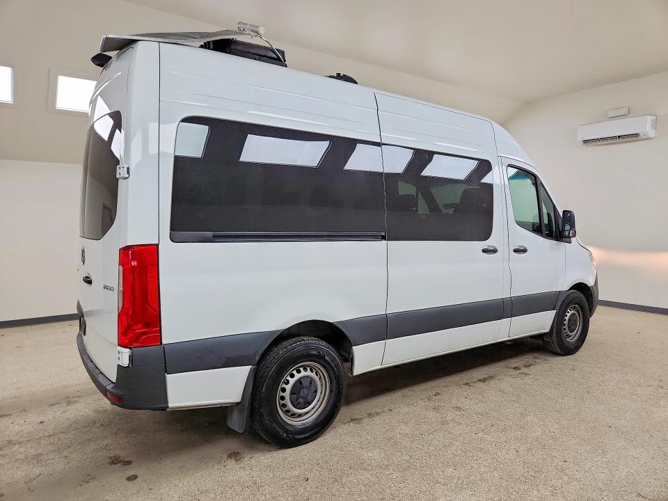 2024 Mercedes-benz Sprinter VIN W1Z4KFHY4RP737240 COPART salvage auction — MINOR DENT/SCRATCHES, LA - CERTIFICATE OF TITLE (P), sold $9,100 on 2026-07-27 (photo 3)