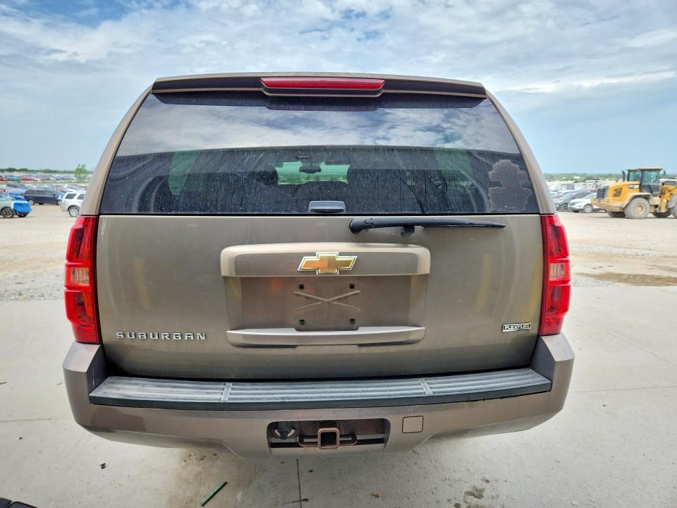 2007 Chevrolet Suburban VIN 1GNFK16397J301471 COPART salvage auction — MINOR DENT/SCRATCHES, Ne - Certificate Of Title, sold $1,600 on 2026-07-09 (photo 6)