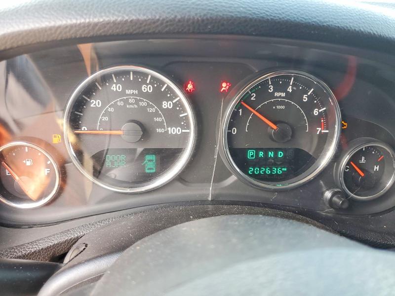 2014 Jeep Wrangler / VIN 1C4BJWDG9EL329091 COPART salvage auction — MINOR DENT/SCRATCHES, Oh - Certificate Of Title (P), sold $1,100 on 2026-09-09 (photo 9)