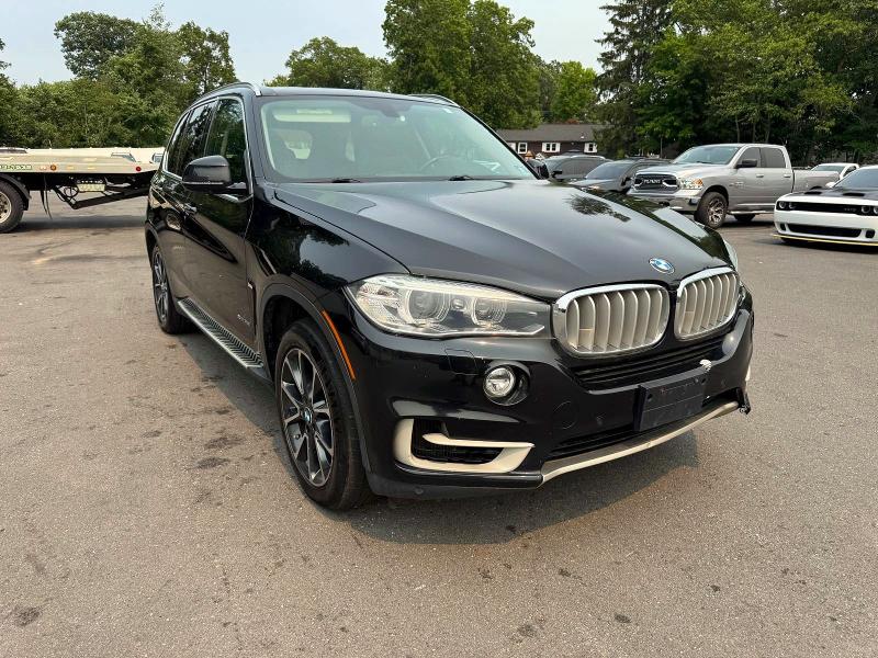 2015 BMW X5 VIN 5UXKR6C50F0J77597 COPART salvage auction — MINOR DENT/SCRATCHES, In - Certificate Of Title, sold $5,100 on 2026-07-29 (photo 4)