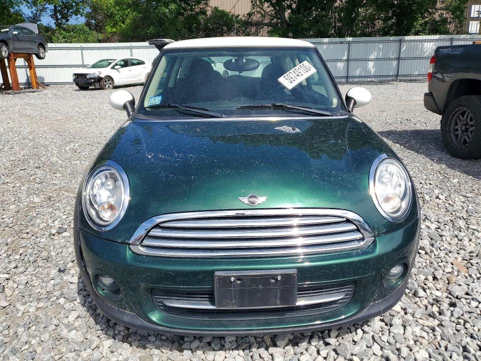 2011 Mini Cooper VIN WMWSU3C53BT098400 COPART salvage auction — MINOR DENT/SCRATCHES, Ma - Certificate Of Title, sold $925 on 2026-07-30 (photo 5)
