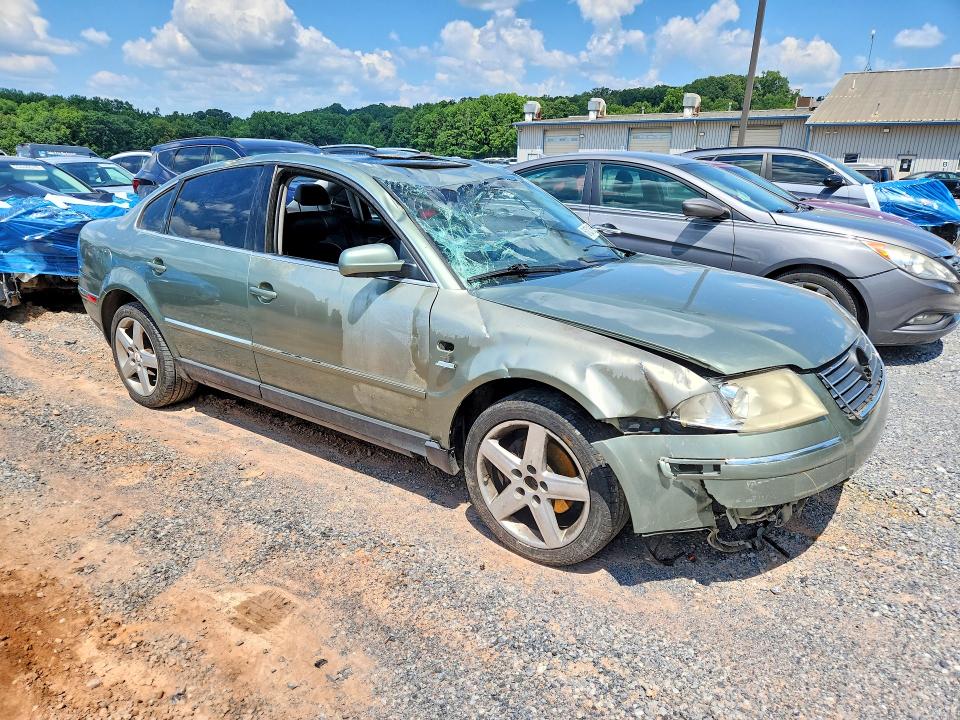 2003 Volkswagen Passat VIN WVWPD63B83E304526 COPART salvage auction — ROLLOVER, PA - CERTIFICATE OF SALVAGE, sold $375 on 2026-08-06 (photo 4)