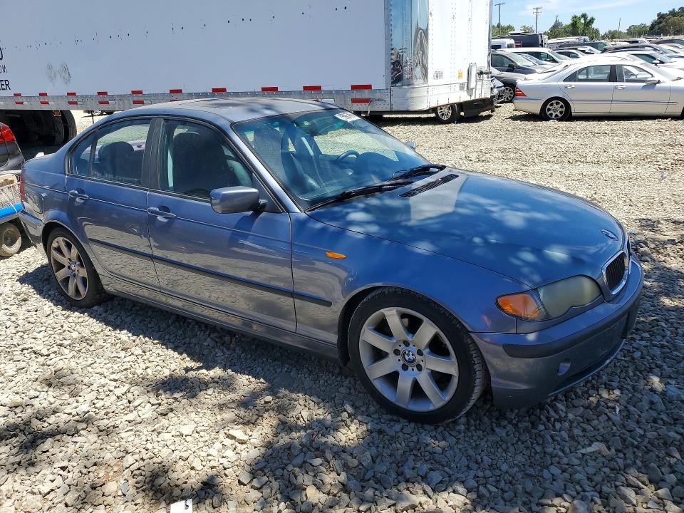 2002 BMW 3 series VIN WBAET37472NG84929 COPART salvage auction — MINOR DENT/SCRATCHES, Ca - Dis/Dlr/Exp Only Clean Title, sold $450 on 2026-07-28 (photo 4)