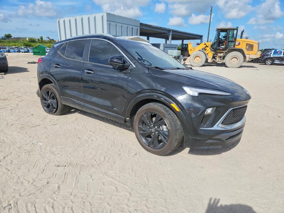 2025 Buick Encore gx VIN KL4AMDSLXSB160637 COPART salvage auction — SIDE, Fl - Cert Of Title Slvg Rebuildable, sold $4,800 on 2026-07-30 (photo 4)