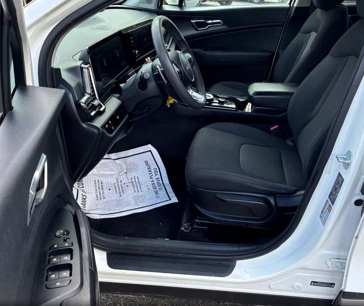 2023 Kia Sportage VIN KNDPUCAG1P7101680 COPART salvage auction — MINOR DENT/SCRATCHES, Me - Certificate Of Title (P), sold $29,500 on 2026-07-18 (photo 5)