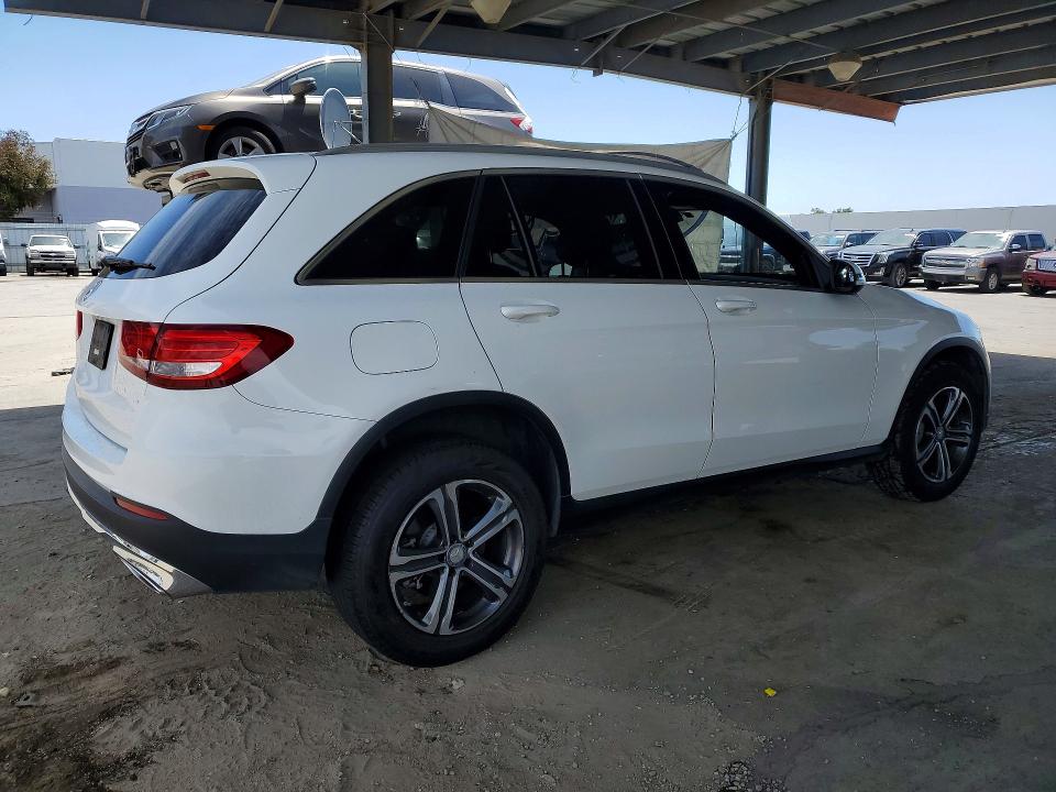 2017 Mercedes-benz Glc VIN WDC0G4JB7HF124837 COPART salvage auction — MECHANICAL, Ca - Dis/Dlr/Exp Only Clean Title (P), sold $5,000 on 2026-07-28 (photo 3)
