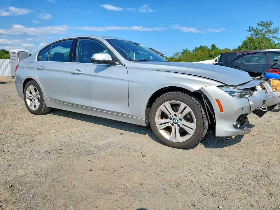 2017 BMW 3er VIN WBA8D9C38HA011686 COPART salvage auction — FRONT END, Salvage Title, sold $3,200 on 2026-08-19 (photo 4)