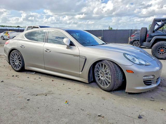 2012 Porsche Panamera VIN WP0AD2A78CL045531 COPART salvage auction — MINOR DENT/SCRATCHES, Fl - Certificate Of Title, sold $750 on 2026-07-23 (photo 4)