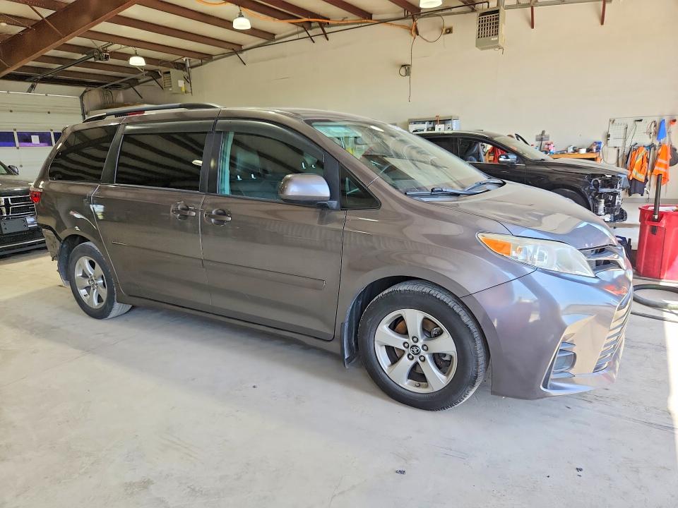 2019 Toyota Sienna VIN 5TDKZ3DC0KS969110 COPART salvage auction — REAR END, Oh - Cert Of Title-Salvage, sold $4,600 on 2026-07-24 (photo 4)