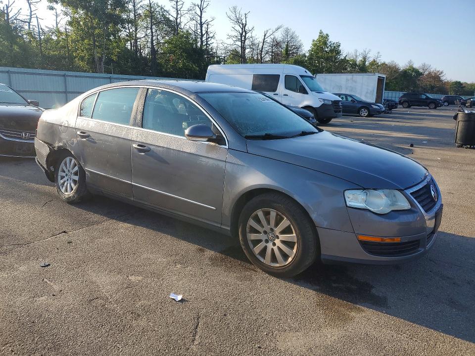 2008 Volkswagen Passat VIN WVWJK73C28E217576 COPART salvage auction — REAR END, Ny - Mv-907A Salvage Certificate, sold $400 on 2026-08-17 (photo 4)