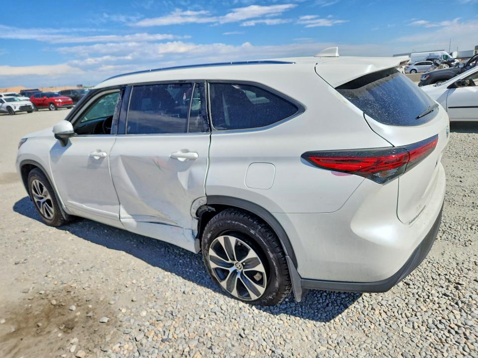 2021 Toyota Highlander VIN 5TDHZRBHXMS538014 COPART salvage auction — SIDE, Co - Public - Salvage Title, sold $7,700 on 2026-07-28 (photo 2)