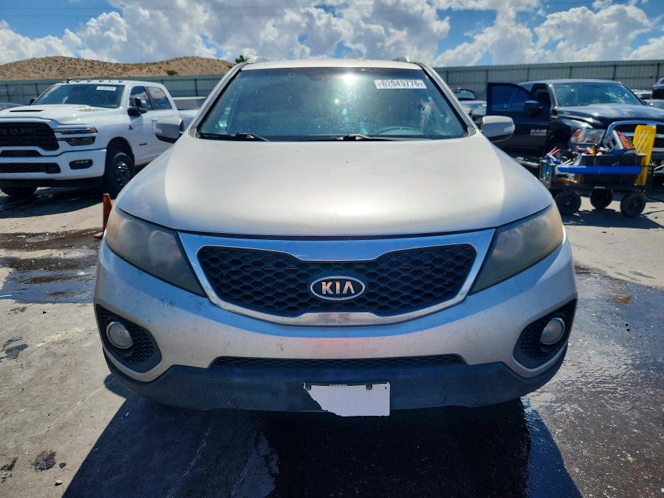 2013 Kia Sorento VIN 5XYKT3A68DG418293 COPART salvage auction — MECHANICAL, Nm - Certificate Of Title, sold $275 on 2026-07-30 (photo 5)