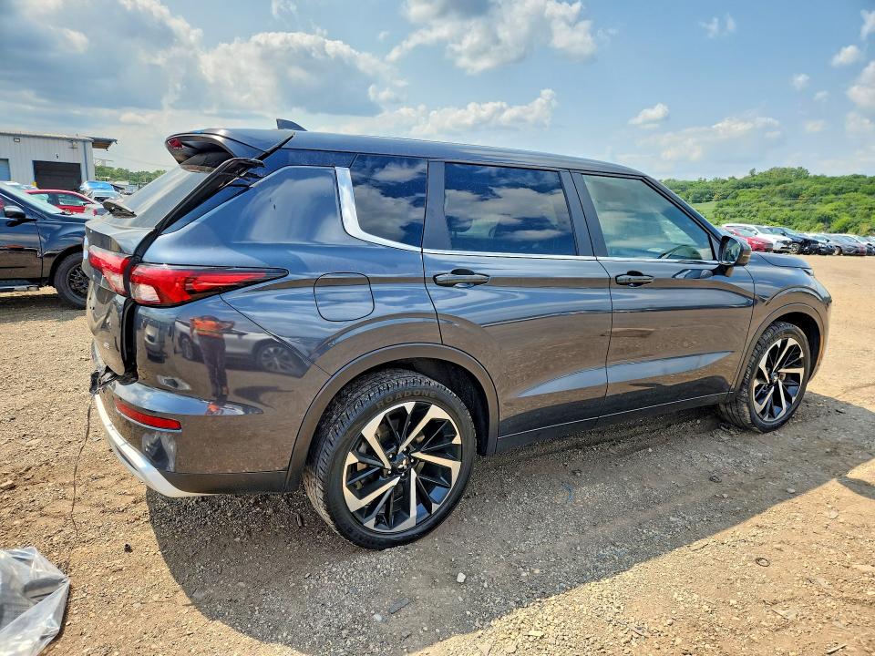 2024 Mitsubishi Outlander VIN JA4J3VA85RZ068598 COPART salvage auction — INTERIOR BURN, AZ - CERT OF TITLE - SALVAGE, sold $8,900 on 2026-08-26 (photo 3)
