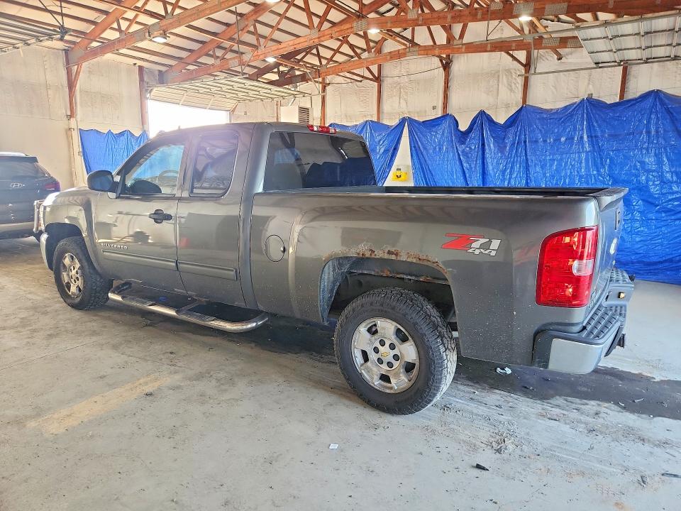 2011 Chevrolet Silverado 1500 VIN 1GCRKSE34BZ368258 COPART salvage auction — NORMAL WEAR, Ky - Certificate Of Title, sold $1,150 on 2026-07-06 (photo 2)