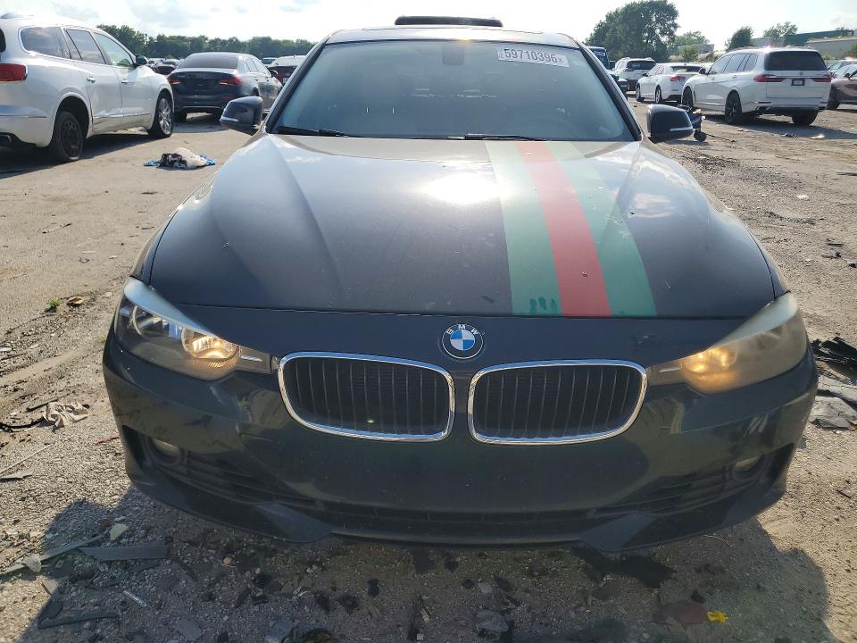 2013 BMW 3er VIN WBA3A5G55DNP24703 COPART salvage auction — NORMAL WEAR, In - Certificate Of Title, sold $650 on 2026-07-20 (photo 5)
