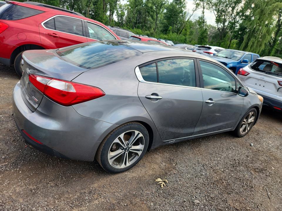 2015 Kia Forte VIN KNAFZ4A80F5268146 COPART salvage auction — ALL OVER, Ct - Cert Of Title-Salvage, sold $800 on 2026-07-24 (photo 3)