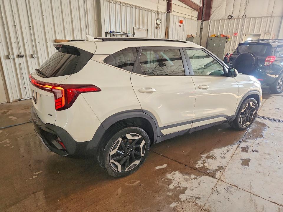 2024 Kia Seltos VIN KNDETCA78R7505976 COPART salvage auction — SIDE, WI - CERT OF TITLE-CLAIM PAID, sold $7,100 on 2026-08-17 (photo 3)