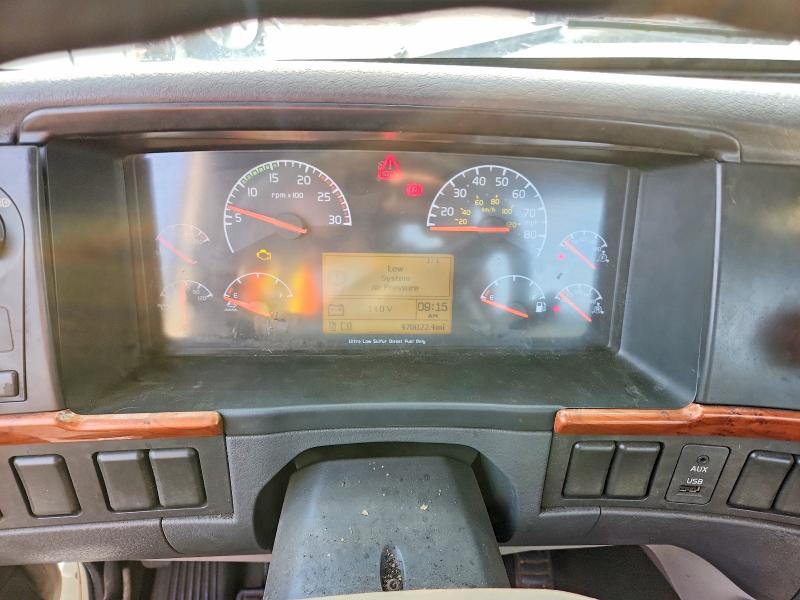 2012 Volvo VIN 4V4NC9EH0CN538452 COPART salvage auction — MINOR DENT/SCRATCHES, Mi - Certificate Of Title, sold $2,550 on 2026-08-11 (photo 9)