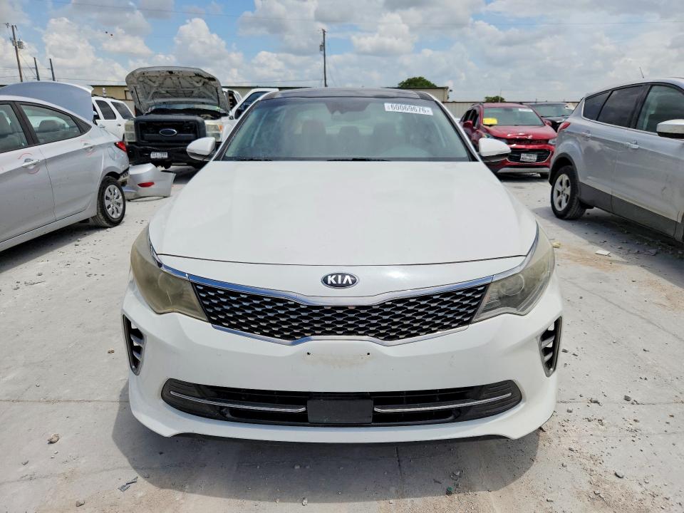 2017 Kia Optima VIN 5XXGU4L30HG124070 COPART salvage auction — NORMAL WEAR, Tx - Certificate Of Title, sold $2,000 on 2026-07-31 (photo 5)